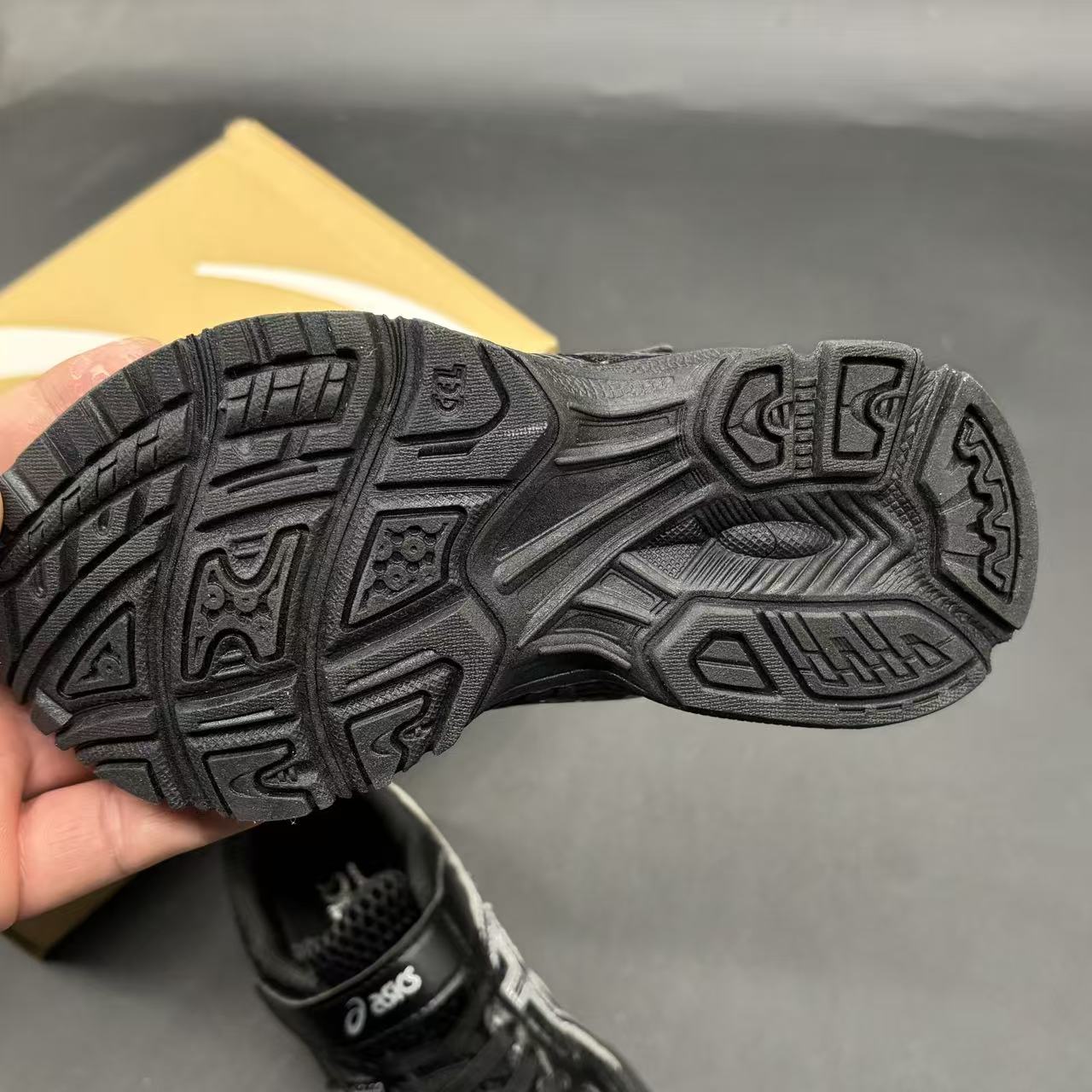 Children's shoes child